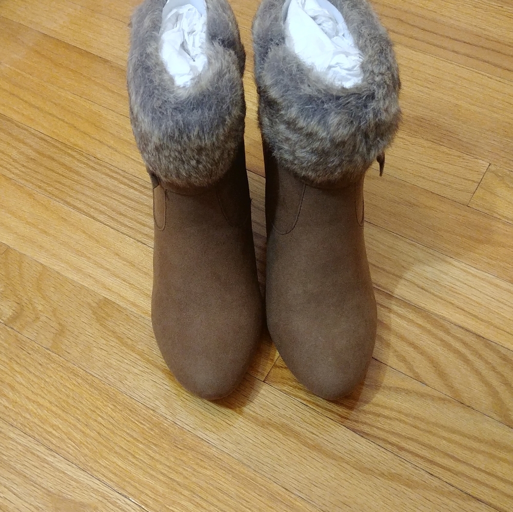 Dana Buchman Booties with Faux Fur - Picture 5 of 7